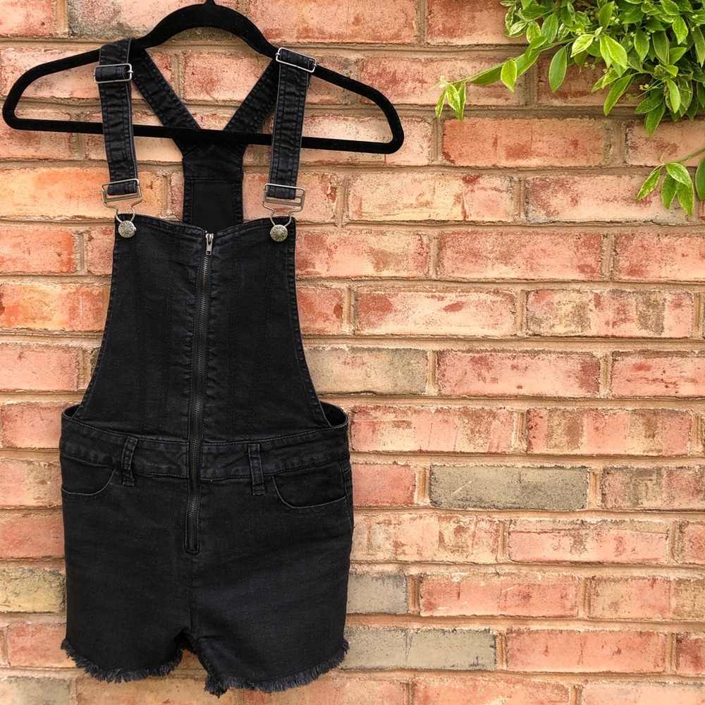 BLUESPICE black short jean jumpsuit size 25/S/XS